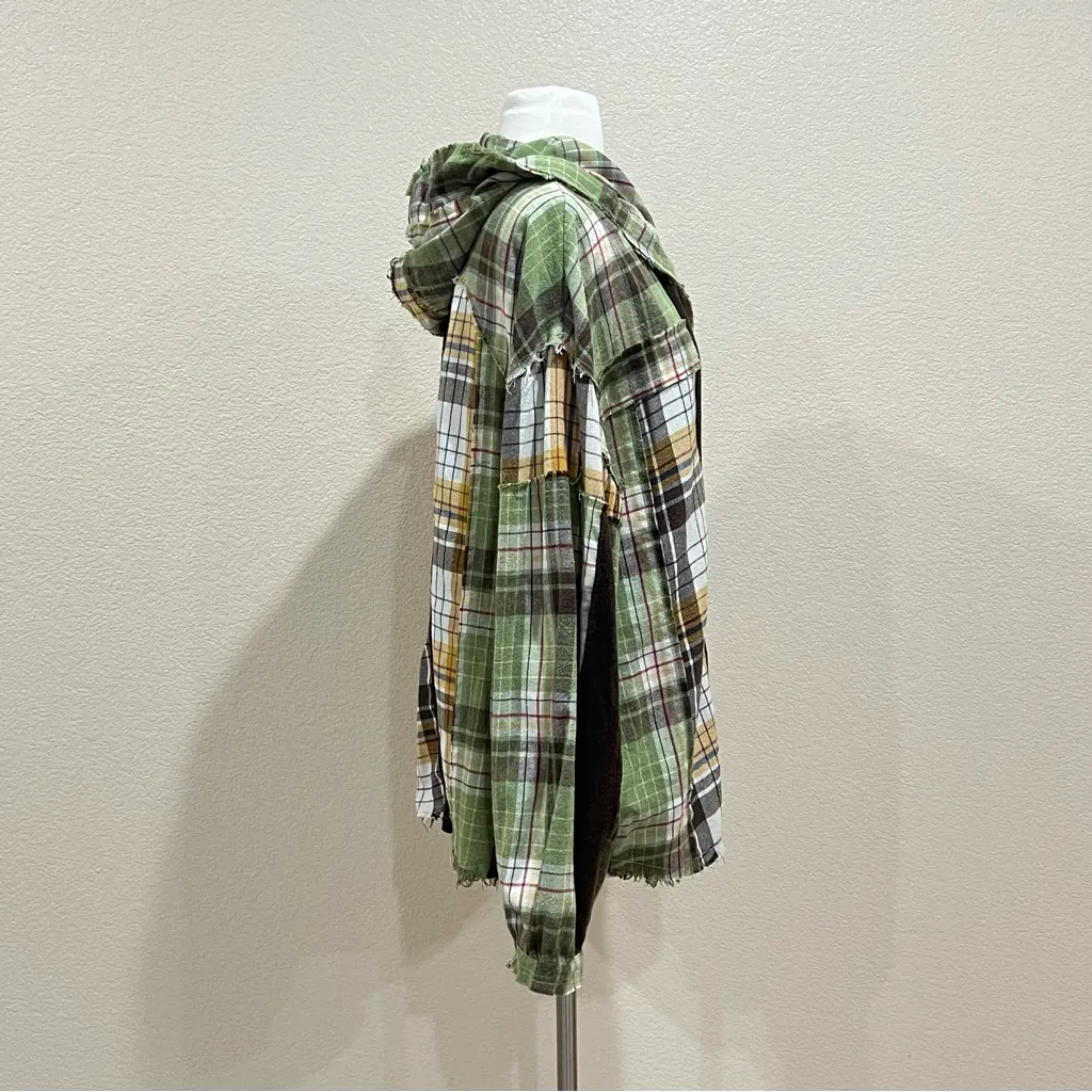 POL  Mixed Plaid Hooded Button Up Top Size Medium - Image 8