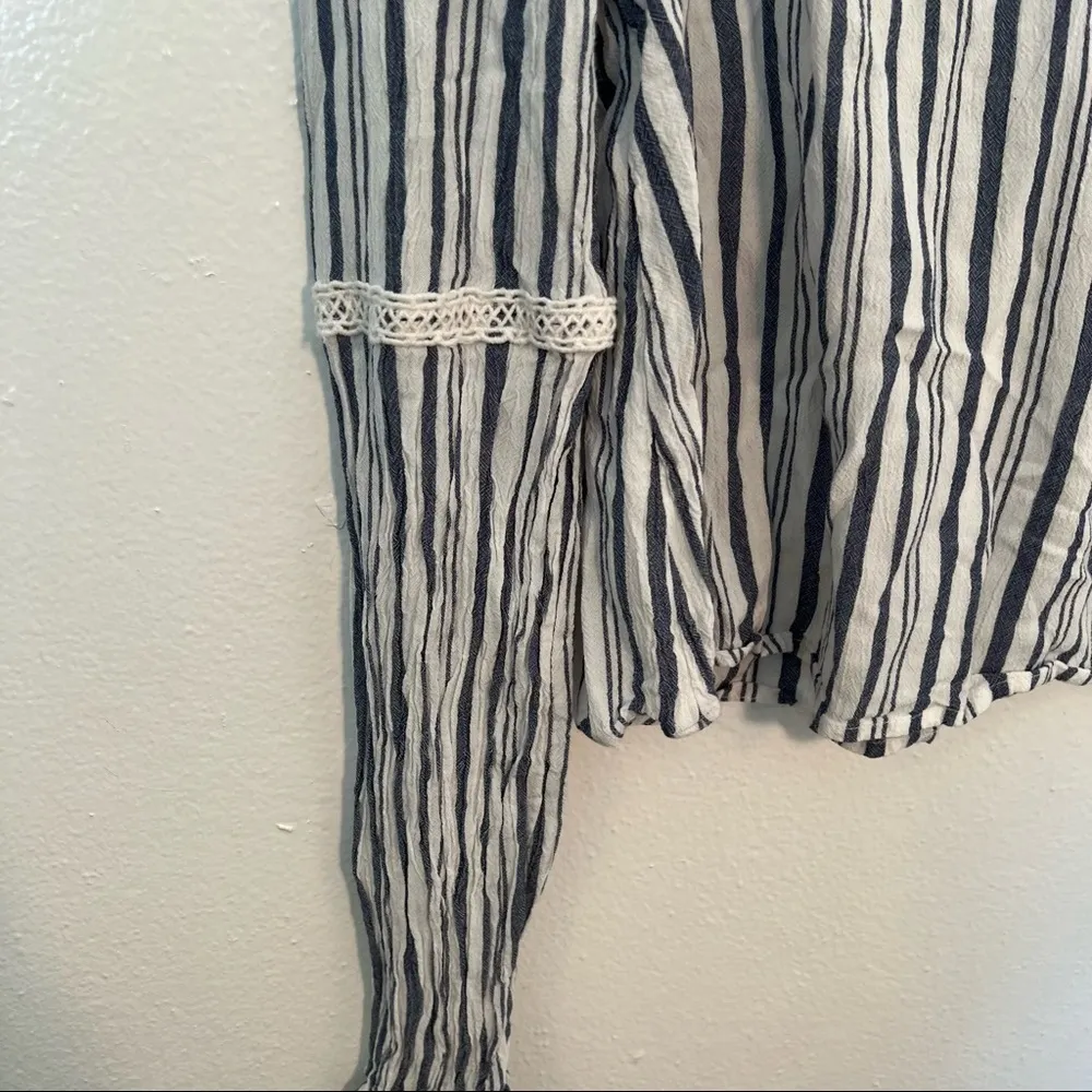 Hollister Cropped Long Sleeve Top White Blue/Gray Stripes - Image 6