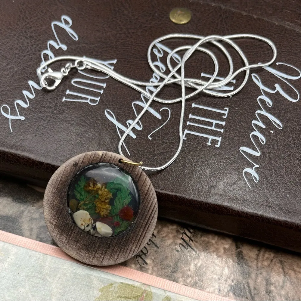 Handcrafted Red Floral Oversized Wooden Circle Pendant Stainless Steel Necklace - Image 3