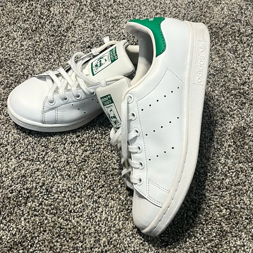 Adidas Stan Smith Shoes in white & green women size 4 1/2 - Image 8