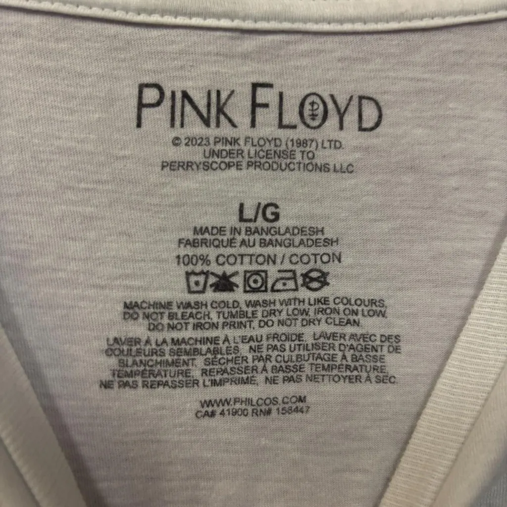 Pink Floyd Dark Side of the Moon album T-shirt size large - Image 4