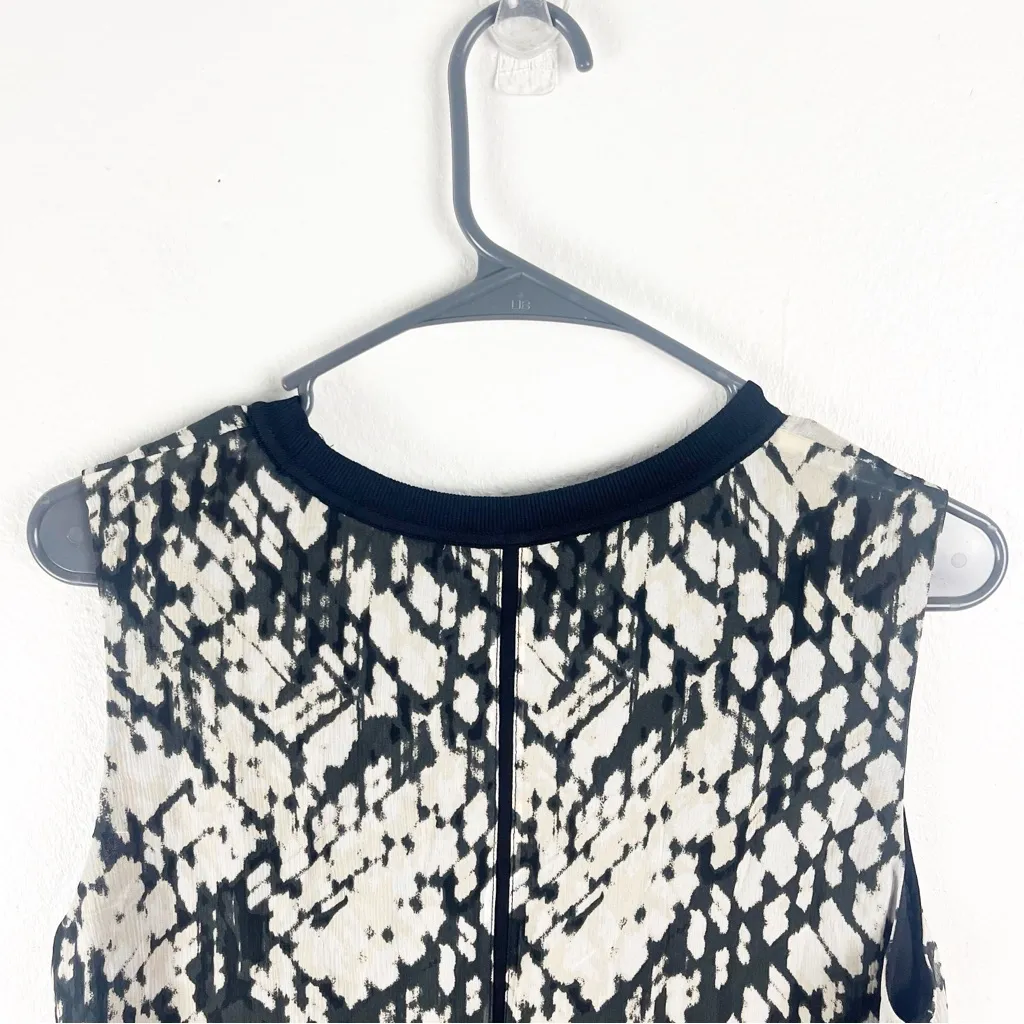 VINCE 100% Silk Basketweave Print Macadamia Black Double Layer Shell Top Medium - Image 5