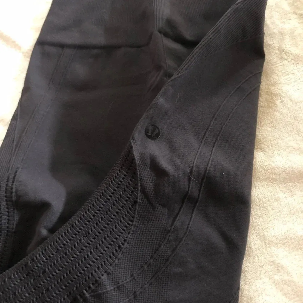LULULEMON Leggings 7/8 Length - Image 2