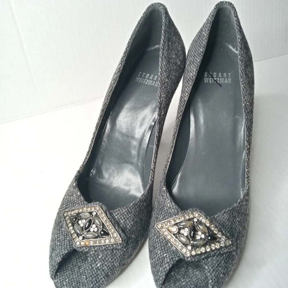 Stuart Weizman gray heels with embalishment - Image 7