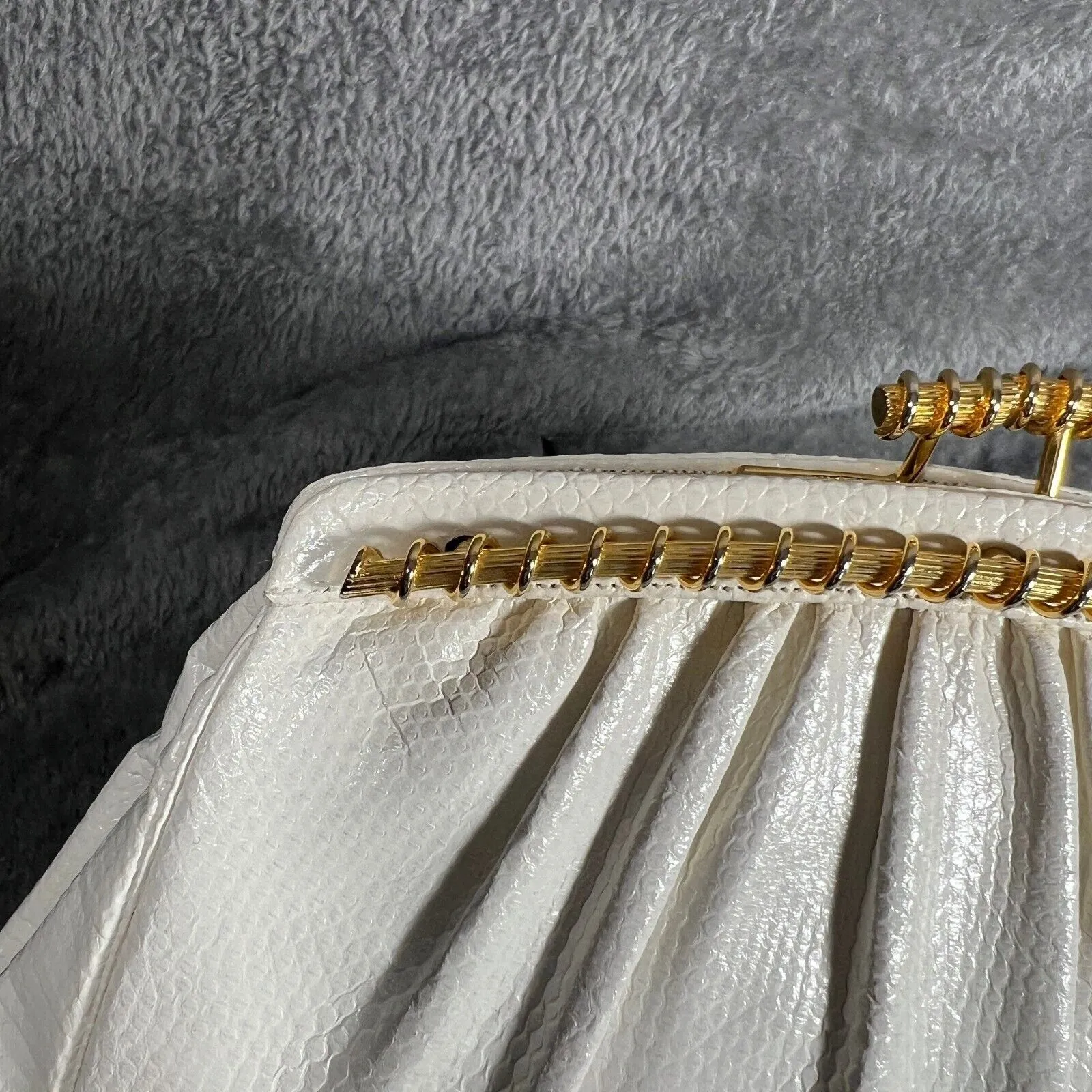 JUDITH LEIBER VTG White Lizard Leather Gold Tone Clasp Evening Bag Clutch access - Image 3