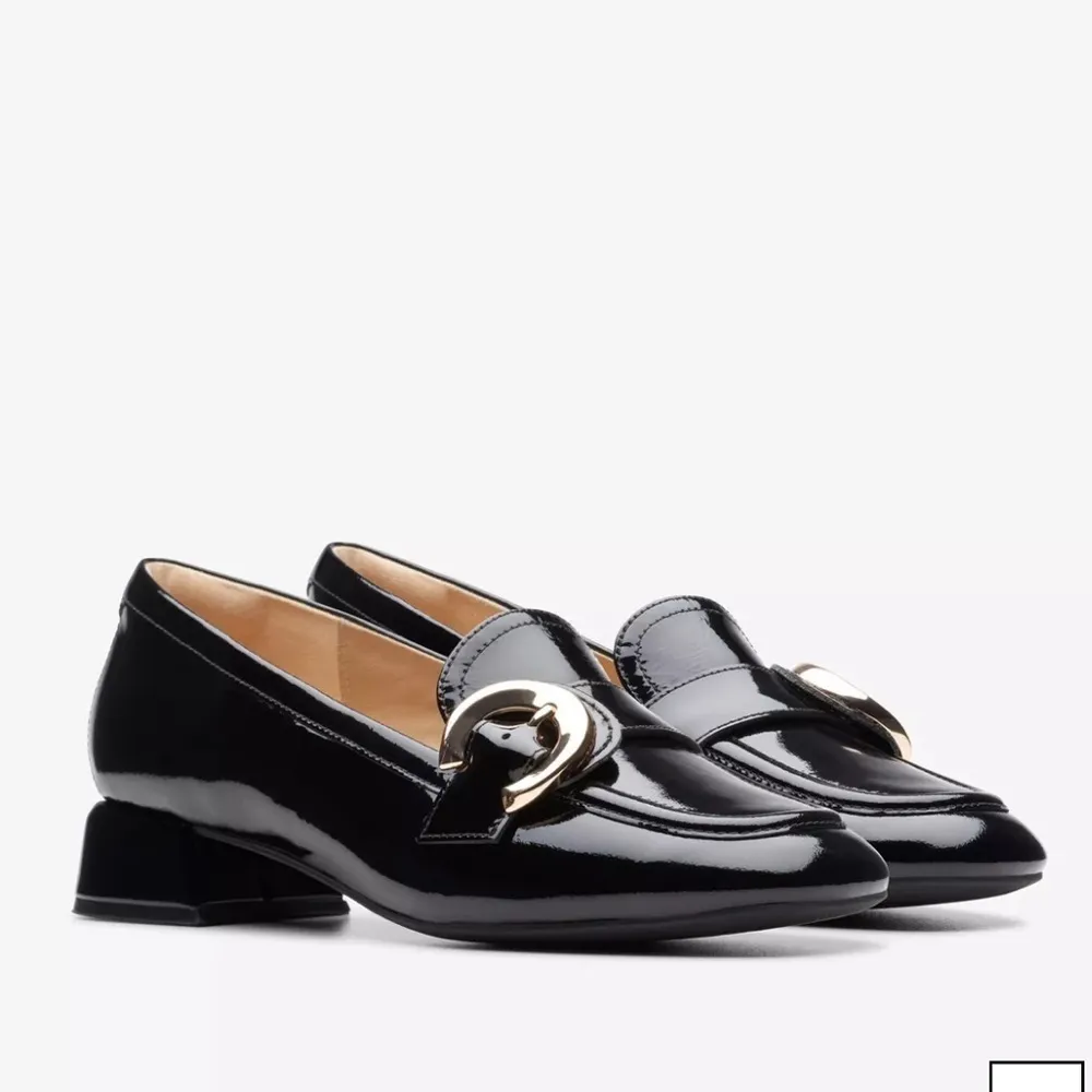 Clarks DAISS 30 TRIM BLACK PATENT Leather Heeled Loafers Professional Shoes 9 - Image 3