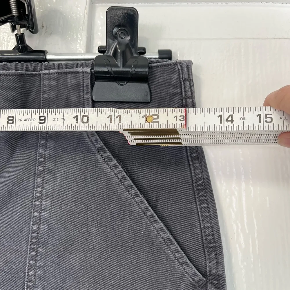 Spanx Stretch Twill Cargo jogger in gray ankle zipper size medium - Image 4