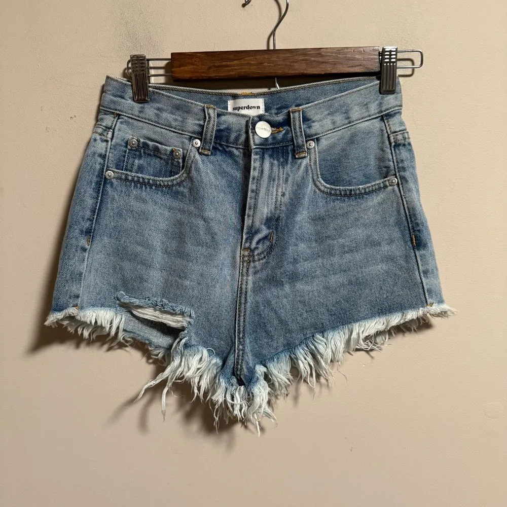 superdown rooney distressed denim short shorts light blue wash size 25 - Image 4