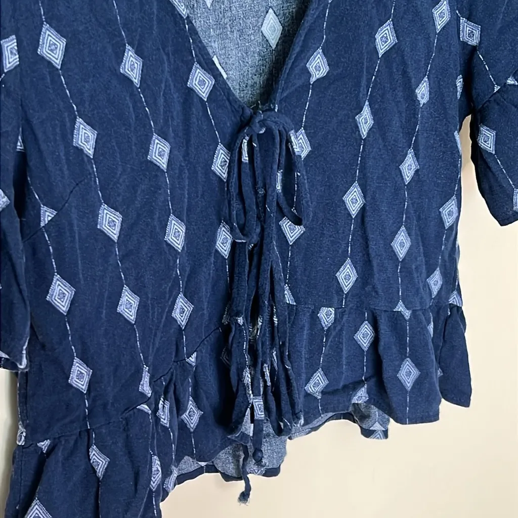 Lulu's‎ Boho Tie-Front Crop Top Navy Medium - Image 4