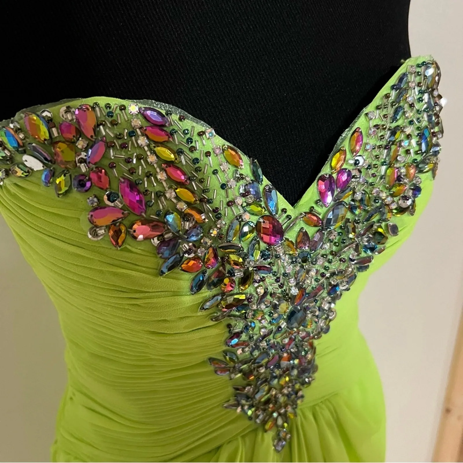 Sparkle 71272 Charteuse Green Strapless Beaded Chiffon Prom dress NEW 10 - Image 4