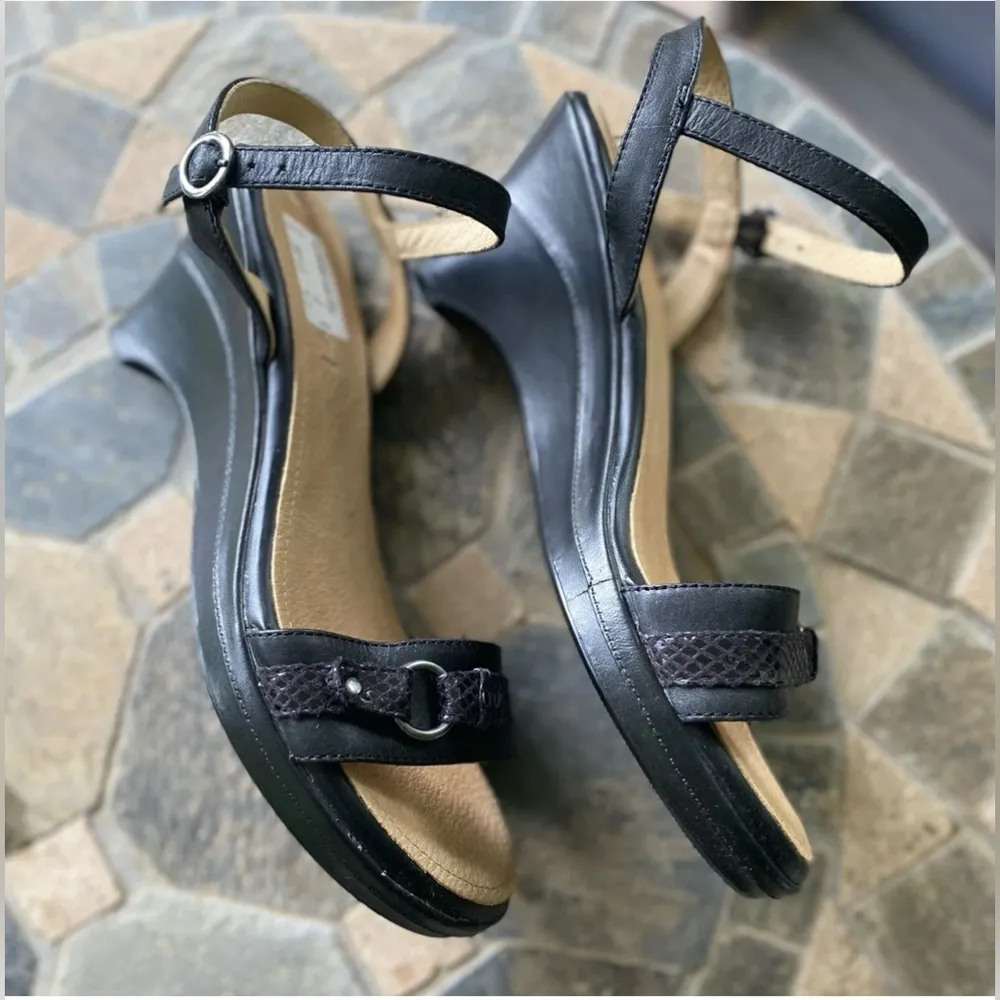 Strictly Comfort “Alice” Black Wedge Summer Sandals Sz 8 Leather w Ankle Strap - Image 5
