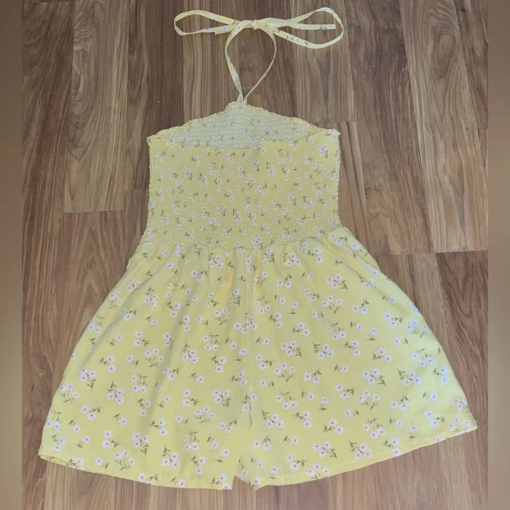 Lily Rose halter top romper smocked floral print buttery yellow Size M - Image 4