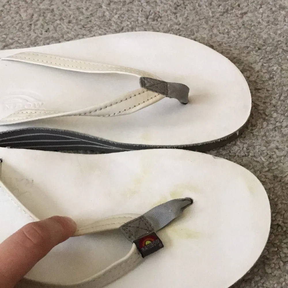Womens 11 white rainbow leather flip flops NEW - Image 4