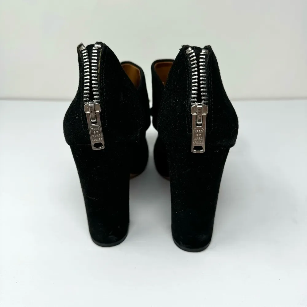 MARC JACOBS black suede “mini mouse” stacked heels, size 39.5 - Image 12