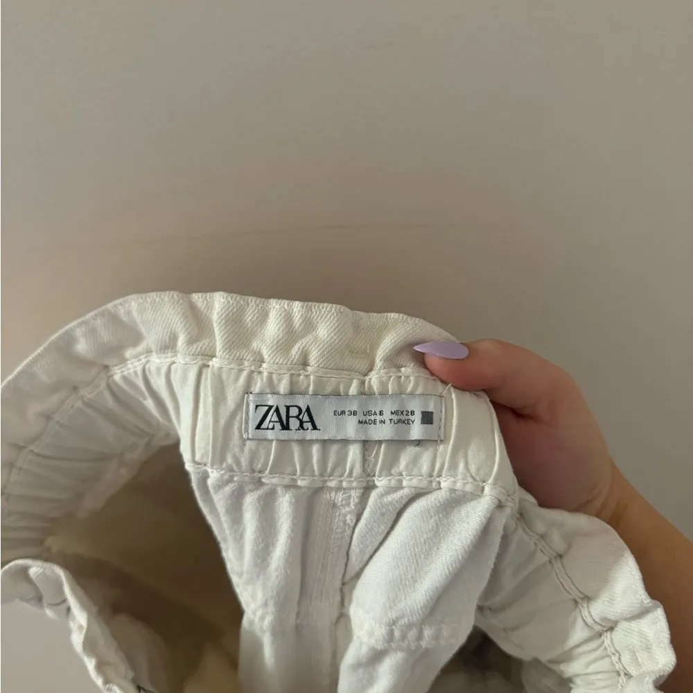 ZARA fun white denim pants with zara detail on pocket size 6 - Image 7