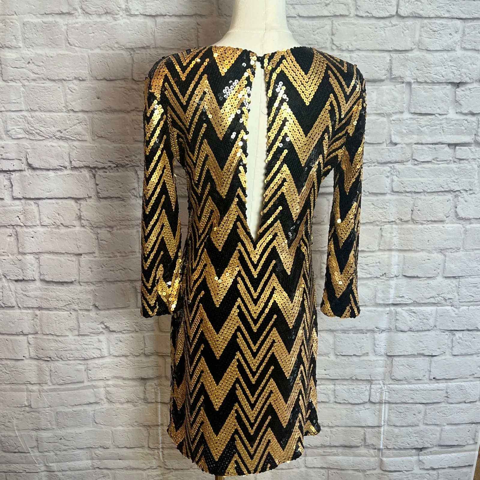 Gianni Bini Women's M Black Gold Sequin Chevron Dress Fully Lined Partycore - Image 4