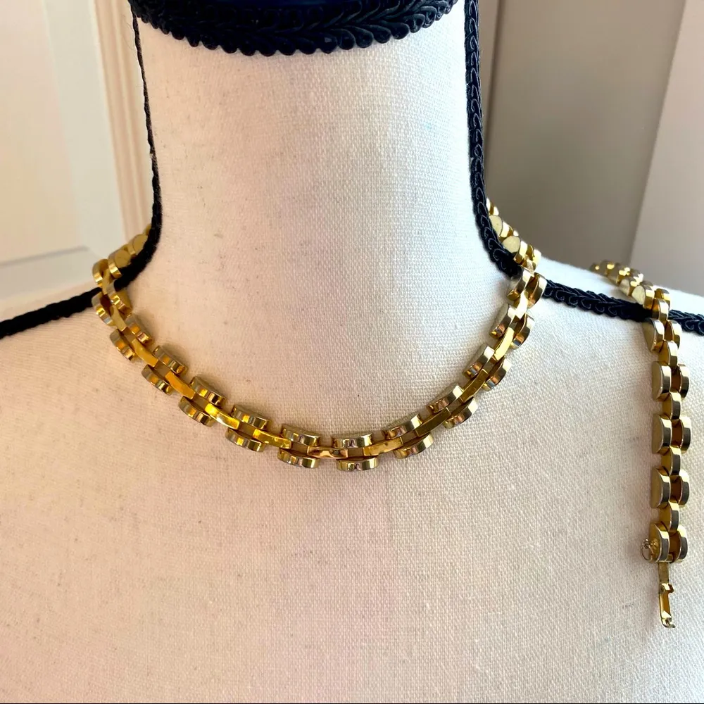 Vintage gold chunky necklace and bracelet - Image 2