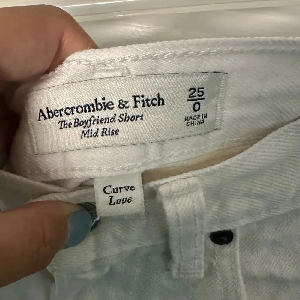 Abercrombie & Fitch Curve Love The Boyfriend Short mid rise size 0 25 distressed - Image 2