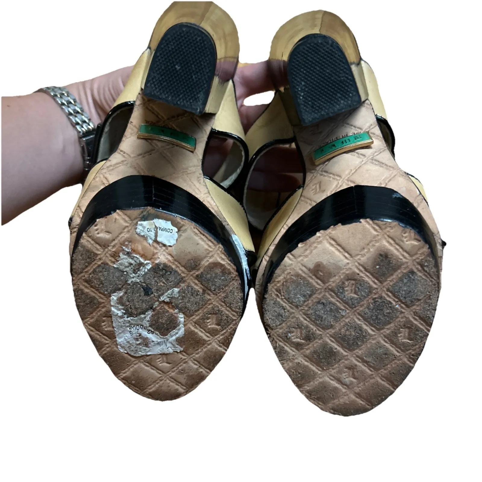 L.A.M.B. Women 8 Heels Gwen Stefani Camel Tan Black Patent Leather Chunky Mules - Image 7