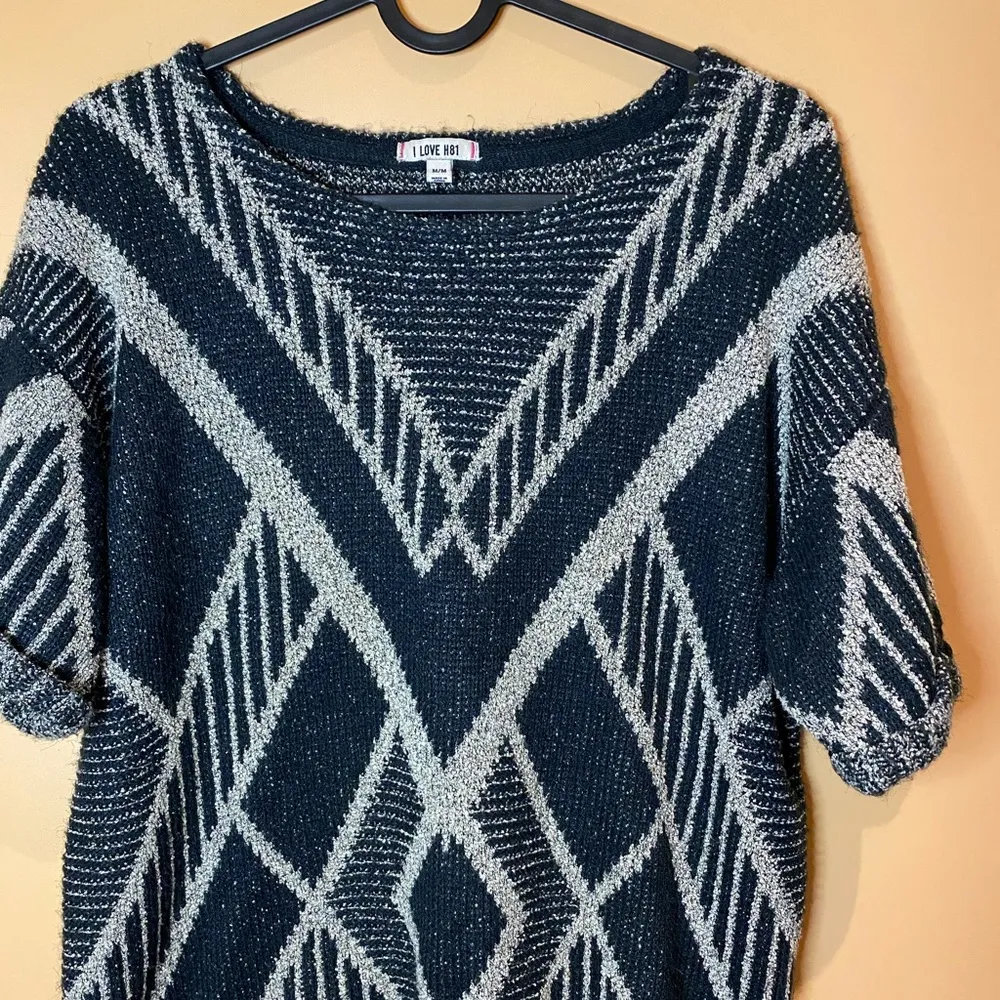 H&M Scoop Neck Black White Sweater Size Medium - Image 5