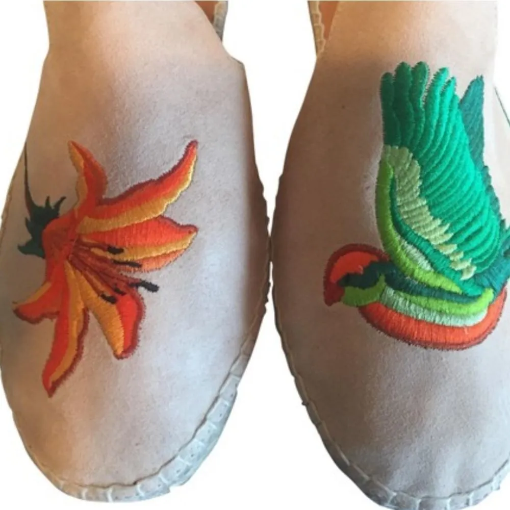 Aquatalia Blair Espadrille Embroidered Flat - Image 3