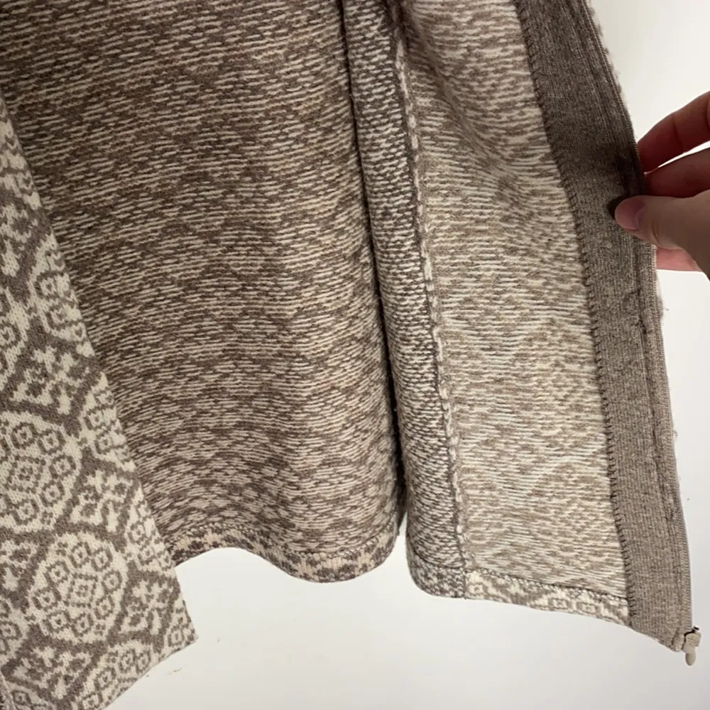 Talbots ethnic lambswool patterned sweater size M - Image 85