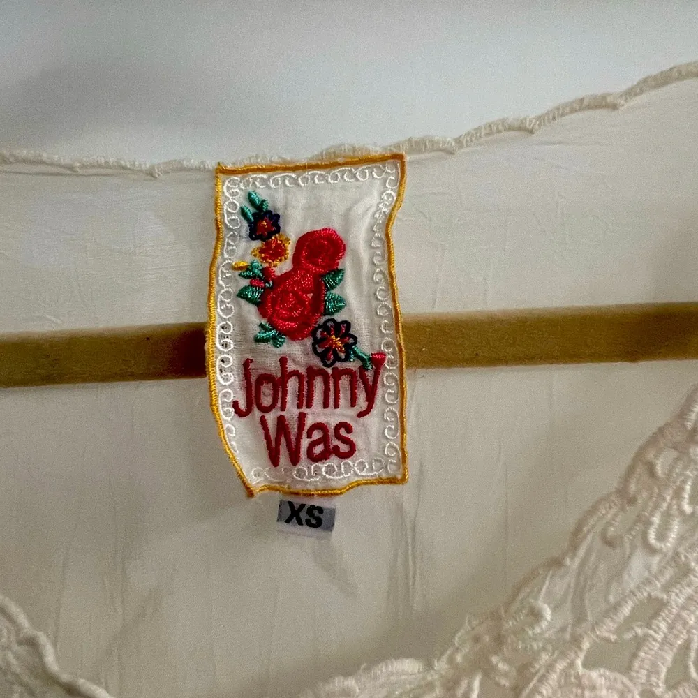 Johnny Was Size XS White Eyelet Lace Blouse🤍 - Image 3