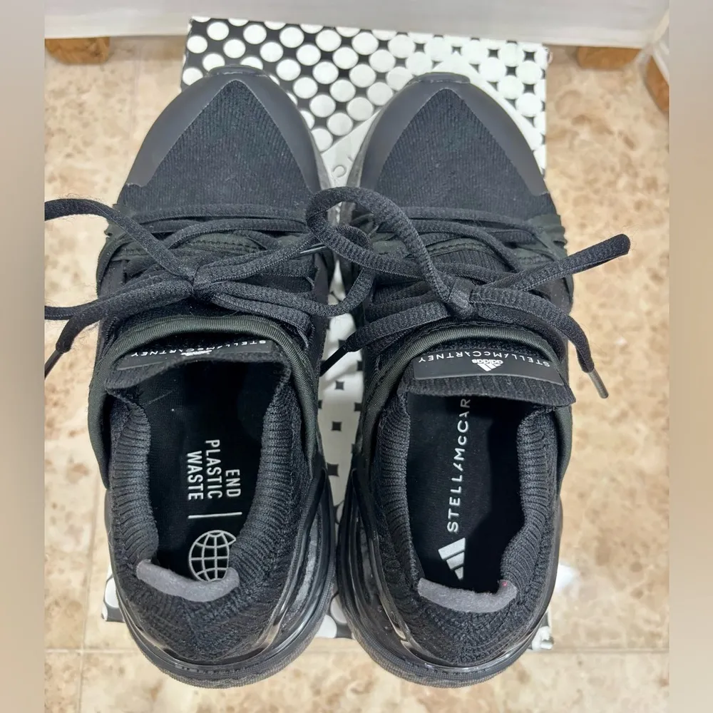 by Stella Mccartney Ultraboost 20. Black. Size 5 - Image 5
