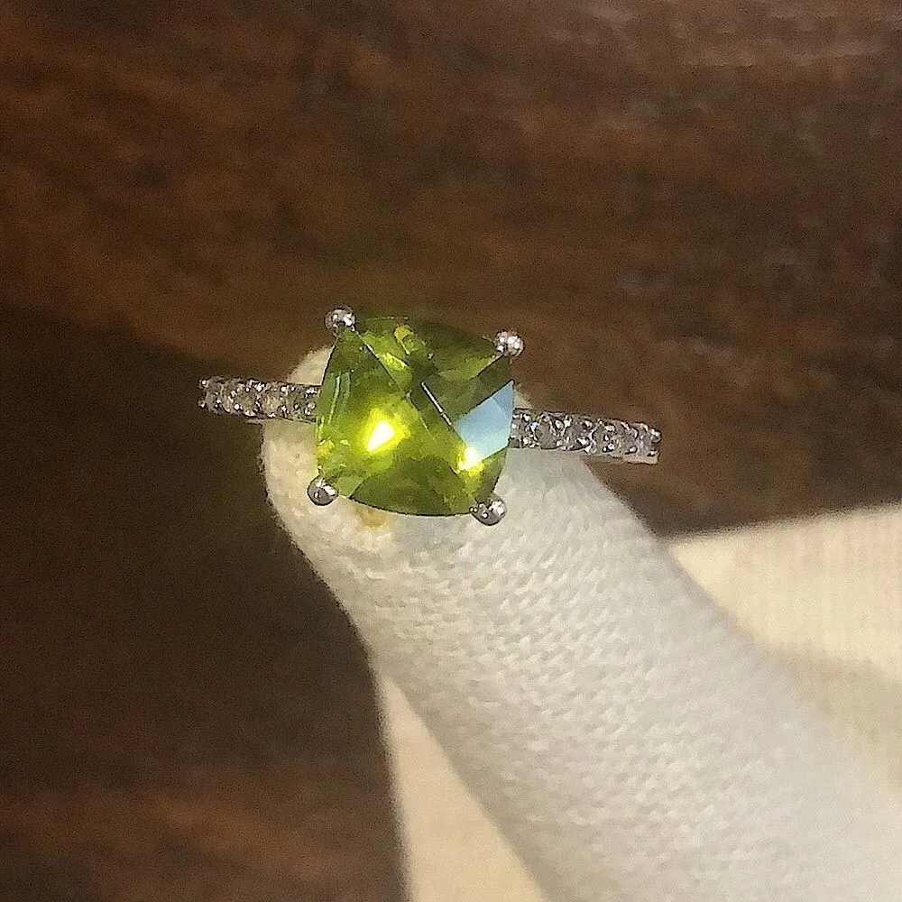 Cushion Cut Sterling Silver Peridot Ring Sz 8 - Image 4
