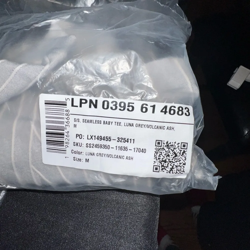 Fabletics Gray Seamless Baby Tee New - Image 4