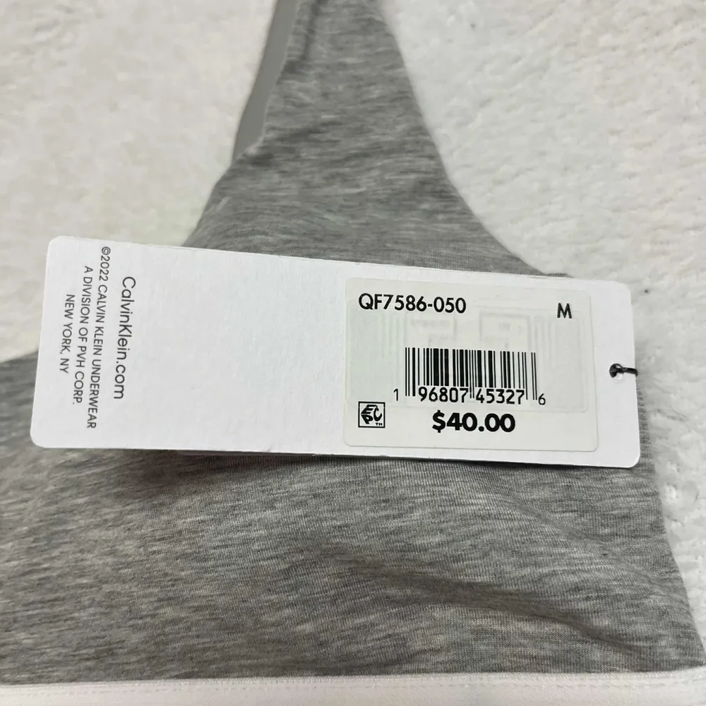 Calvin Klein Gray Lightly Lined Convertible Medium Bralette - Image 4