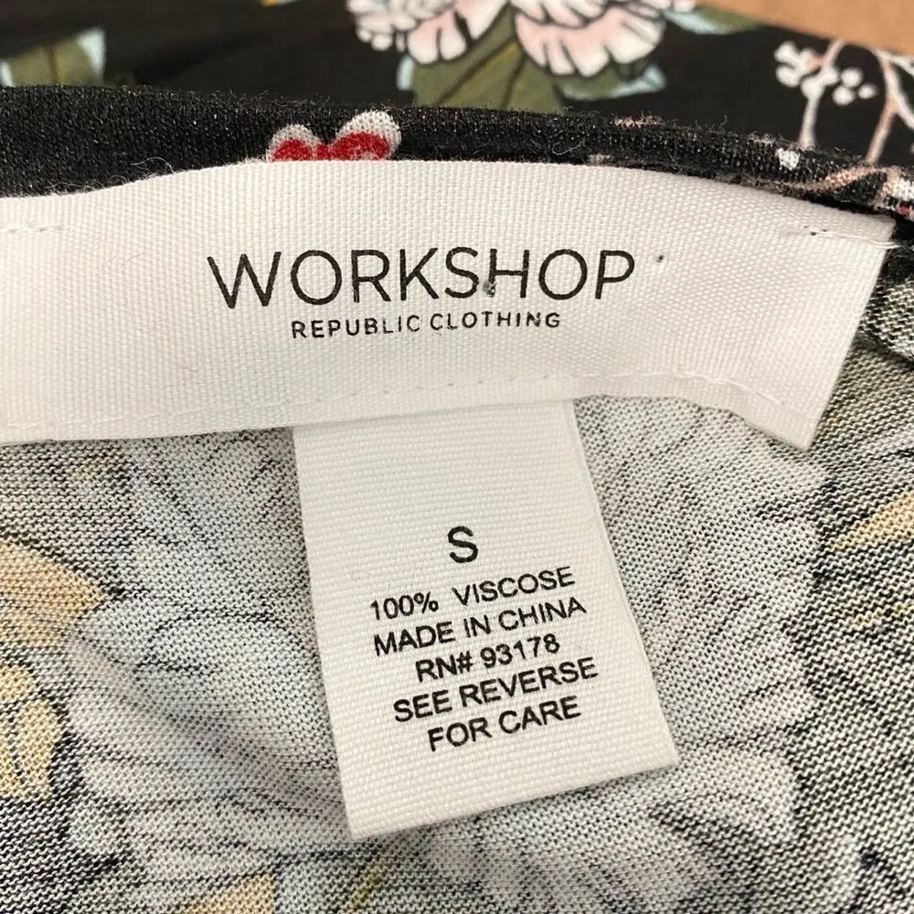 Women's Black Floral Top Blouse Medium - Image 5