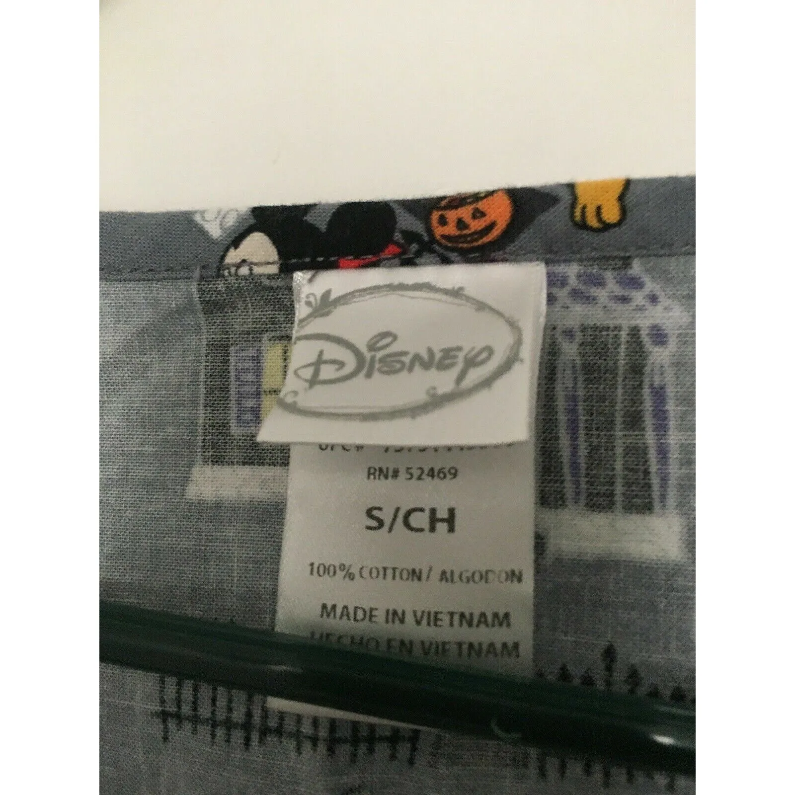 Disney Women's Graphic Scrub Uniform Top Nurse Medical Halloween Theme Size S - Image 2