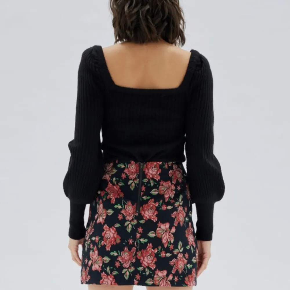 Mink Pink Top Black Saeeda Square Neck Puff Sleeve Top Sz XS GUC - Image 4