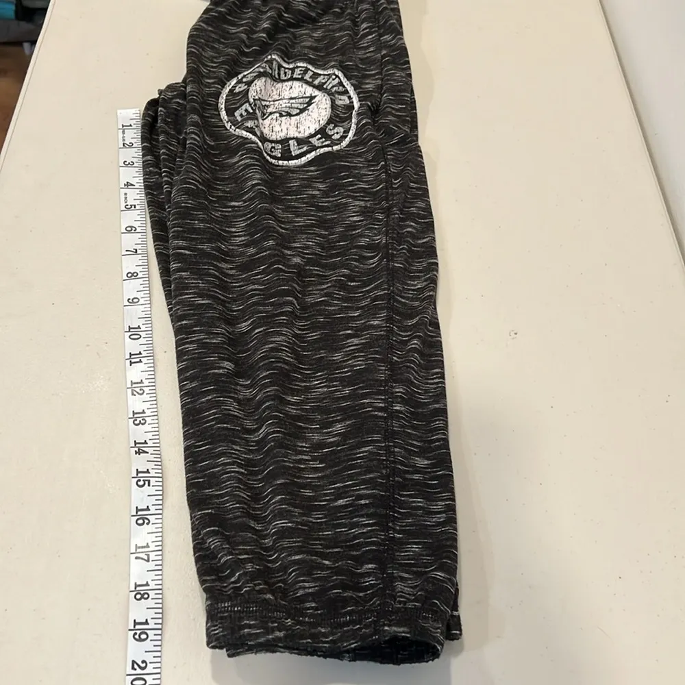 Philadelphia Eagles Lounge Capri Pants Size Small EUC - Image 6