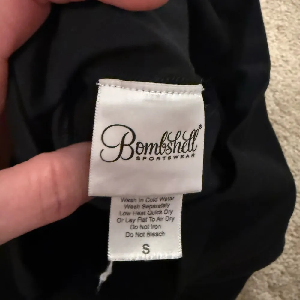 Bombshell leggings! Cross listed on Mercari! - Image 3