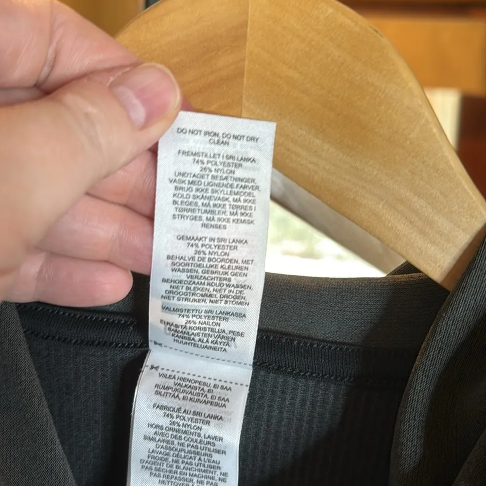 NWOT GYMSHARK Breeze Lightweight Seamless Hoodie Black Activewear Size Small - Image 9