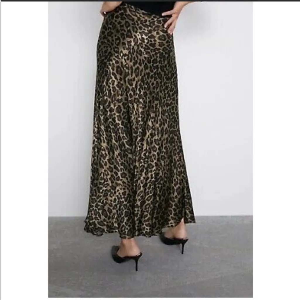 Zara Leopard Print Satin Skirt Sz. XL EUC - Image 4