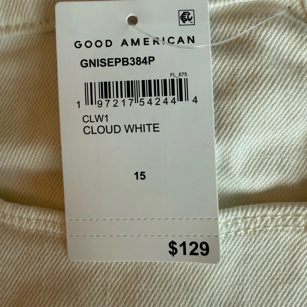 Good American NWT Jean Shorts Size 15 - Image 3