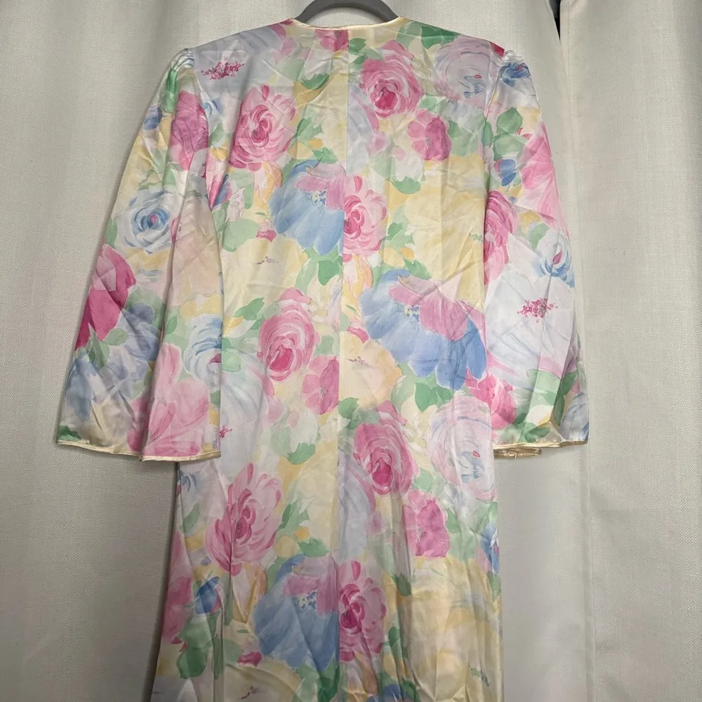 Vintage Lucie Ann Satin Pastel Floral Robe Neglige Medium White - Image 10