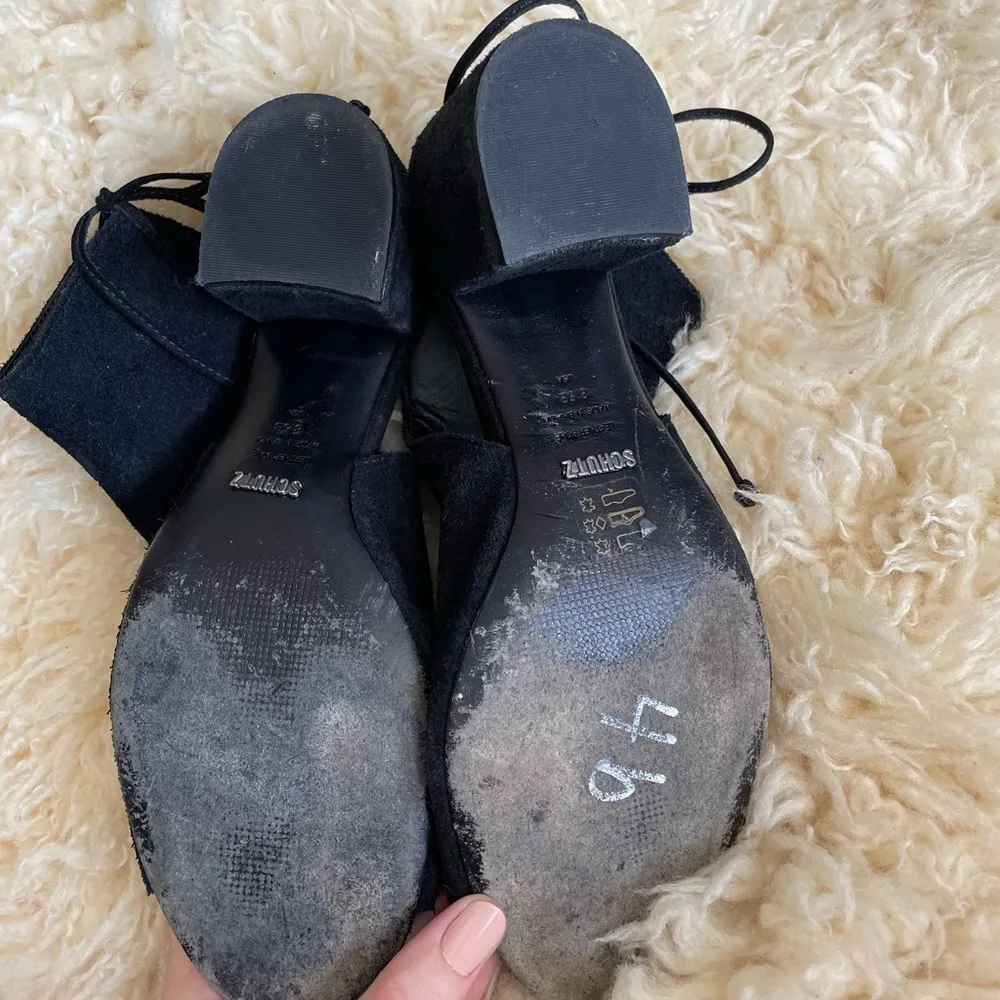 Schutz Binalia Wood block Heels Open peep toe booties tie back black suede - Image 4