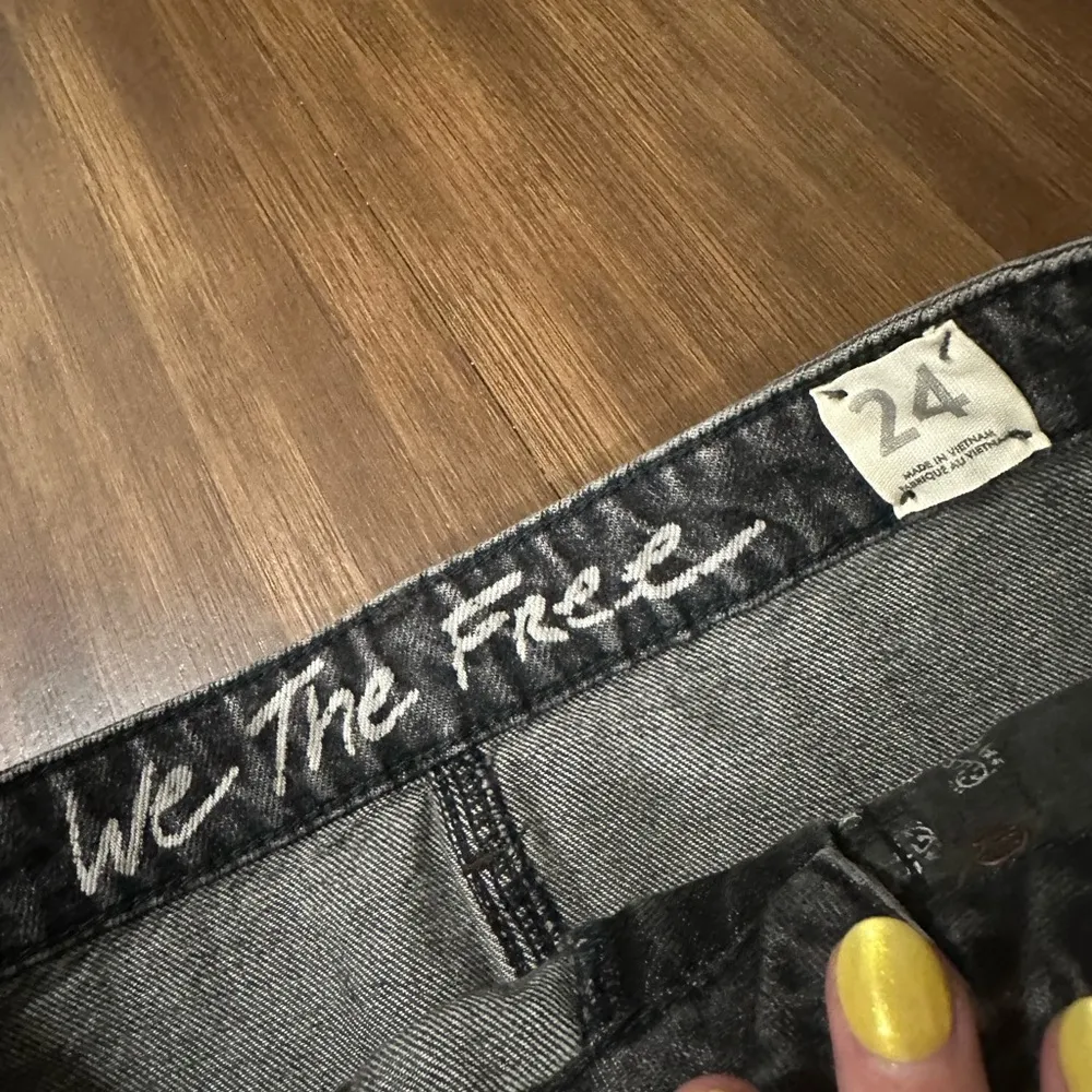 NWT free people we the free maverick frayed fringe mini skirt black denim sz 24 - Image 4