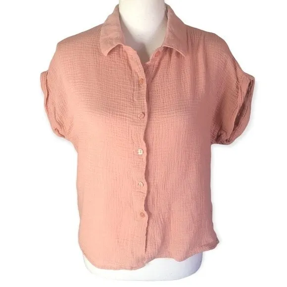 Ci Sono Textured Short Sleeve Button Front Cropped Blouse - Image 35