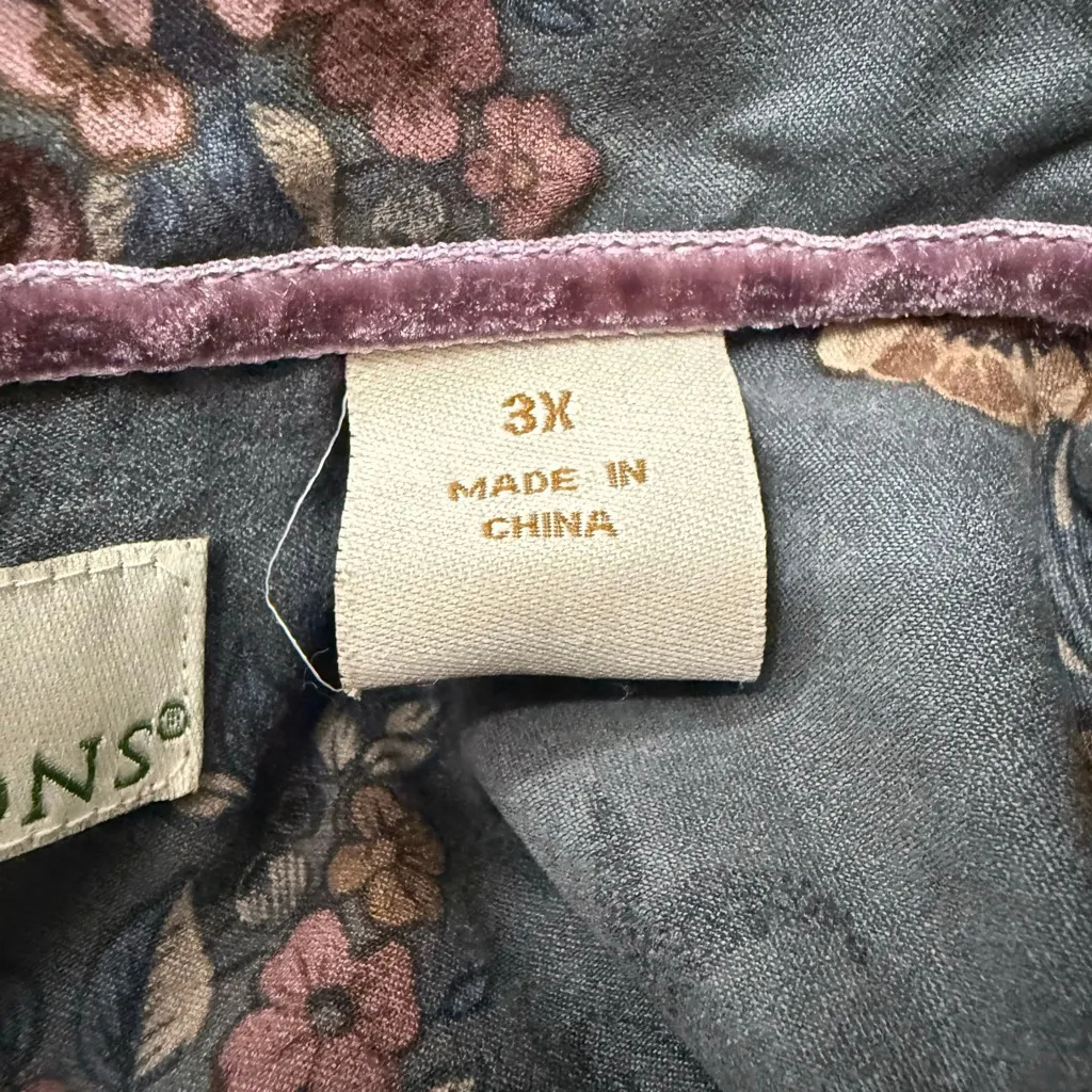 Natural Reflections 3X Grey Floral Button Down Shirt - Image 8