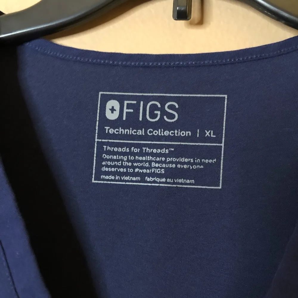 Figs Technical Collection Casma 3 pocket‎ V Neck Scrub Top Blue XL - Image 3