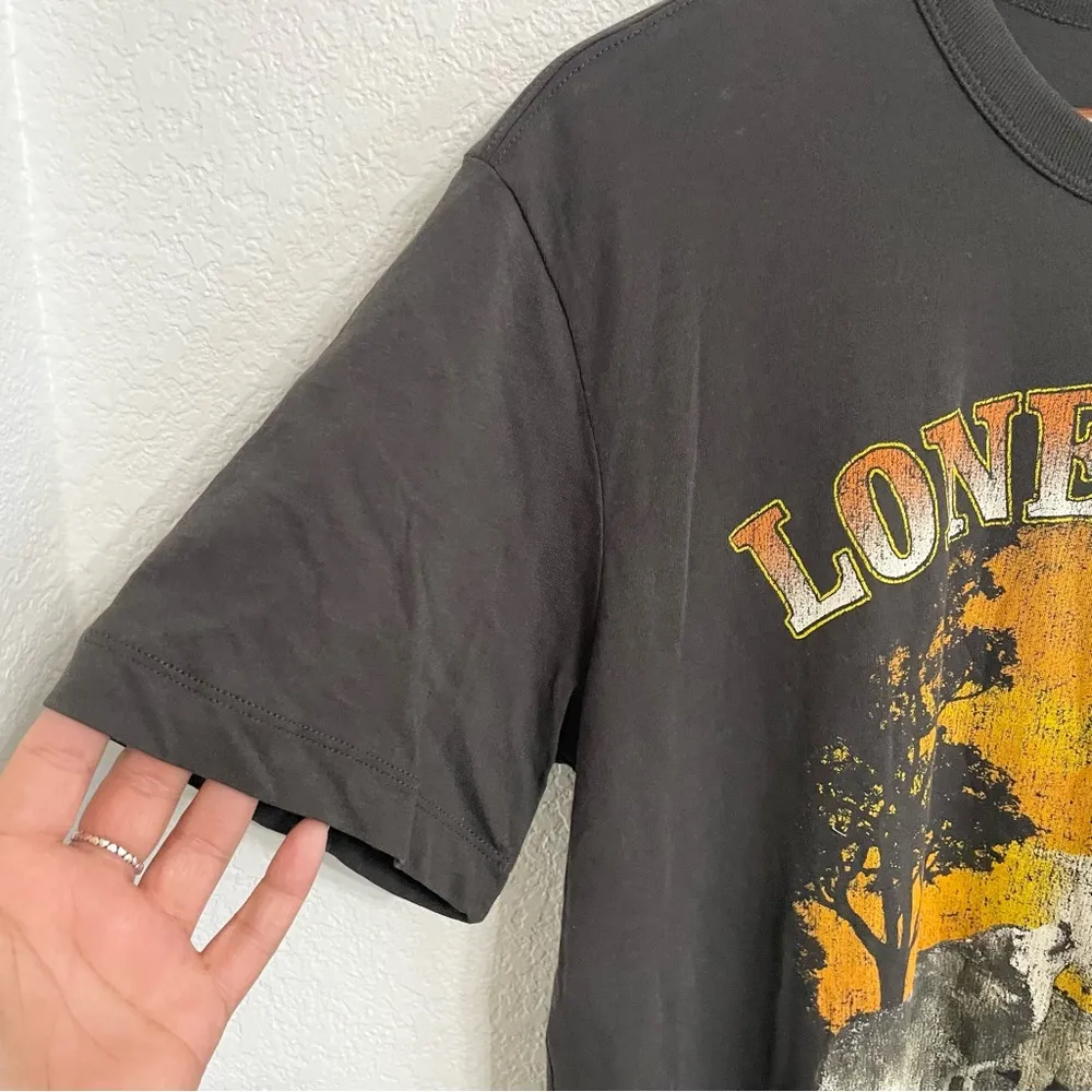 NWT Chaser Womens T Tee Shirt Vintage Black Lone Wolf Short Sleeve Size Small - Image 5