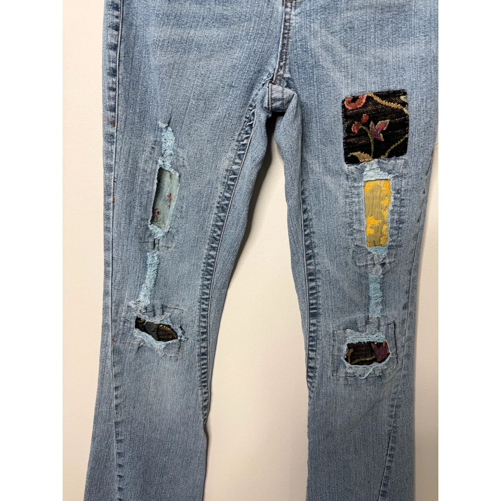 Cache  Women's Vintage 90s Bootcut Flare Light Wash Distressed Patchwork Jeans 6 - Image 3