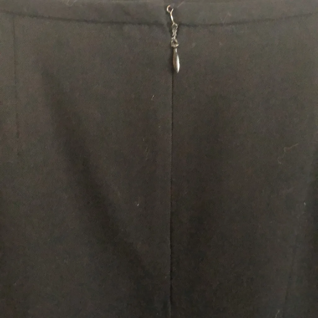 LIZ CLAIBORNE COLLECTION  Skirt. - Image 4