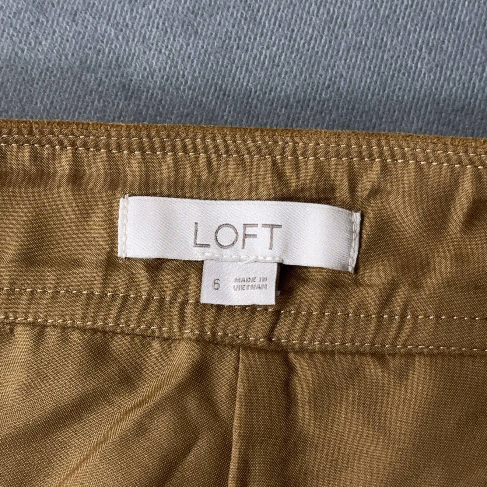 Loft Faux Suede Seamed Skirt Size 6 Classic Lined Side Zip 573483 Above Knee - Image 5