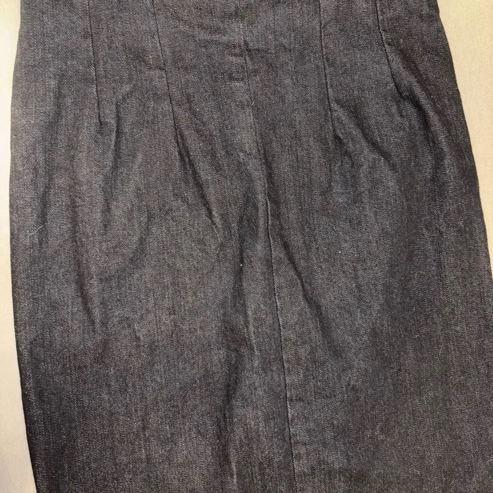 Urban renewal midi denim skirt dark wash size small long zipper in back - Image 2